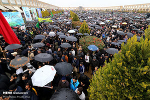 تجمع بزرگداشت شهید حاج قاسم سلیمانی در میدان امام خمینی(س) اصفهان + تصاویر