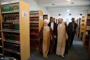 بازدید آیت الله العظمی جوادی آملی از کتابخانه موسسه امام جعفرصادق (ع)