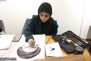 بازدید رئیس موسسه تنظیم و نشر آثار امام خمینی (س) از نمایشگاه عکس «امام دل‌ها‎»  و گذر فرهنگی هفته بر آستان آفتاب