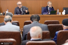 عباس عبدی:  اگر سیستم سیاسی تغییرات را بپذیرد، همه ما باید به آن کمک کنیم/ هادی خانیکی: طبقه متوسط ایران، آینده را مبهم و سیاست را کم‌اثر می‌داند