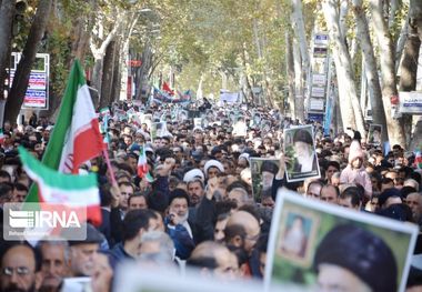 حضور مردم در راهپیمایی ۲۲ بهمن بیانگر عزت و اقتدار ایران است