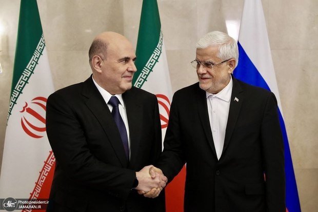 دیدار معاون اول رئیس‌جمهور ایران با نخست وزیر روسیه/ عارف: روابط تهران‌ـ مسکو باید در مسیر توسعه و تعمیق بیشتر حرکت کند/ سند توافق جامع راهبردی اساس همکاری‌های مشترک باشد/ میخاییل میشوستین: ایران کشوری غنی و دارای آثار تاریخی و باستانی ارزشمندی است