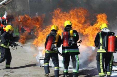 آتش سوزی گسترده یک ساختمان مسکونی در شهرری  آتش نشانان 27 نفر را نجات دادند