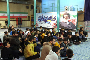 بازدید اقشار مختلف مردم از بیت امام خمینی در جماران