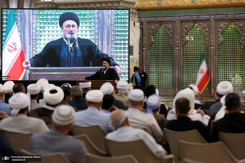 ادای احترام مهمانان خارجی کنفرانس وحدت اسلامی به مقام شامخ حضرت امام خمینی (س)
