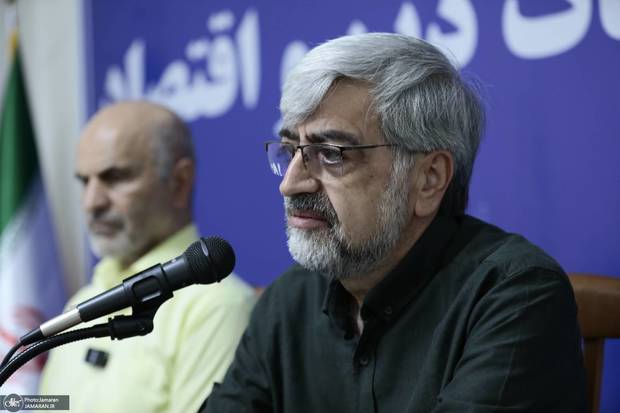  علیرضا بهشتی: نمی‌توان نابسامانی‌های امروز را به گردن بنیانگذاران انقلاب انداخت / نسخه ایرانی نئولیبرالیسم عامل وضع موجود اقتصاد است
