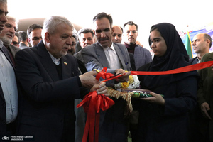 بازدید وزیر میراث فرهنگی از نمایشگاه هفته فرهنگی «بر آستان آفتاب»