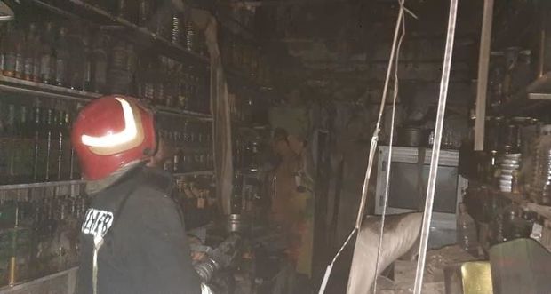 آتش سوزی مغازه ای در بازار صفی تبریز مهار شد