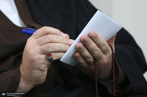 دیدار اعضای شورای مرکزی حزب اعتماد ملی با سید حسن خمینی - دستخط سید حسن خمینی