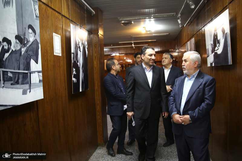 بازدید علی دارابی، معاون میراث فرهنگی از بیت امام خمینی (س) از جماران