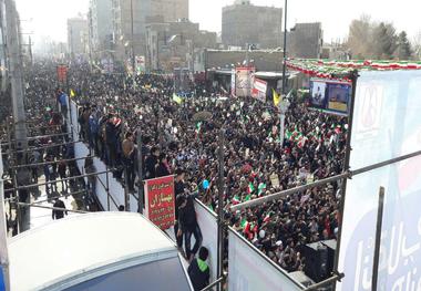 راهپیمایی باشکوه 22 بهمن در شهرستان ورامین برگزار شد