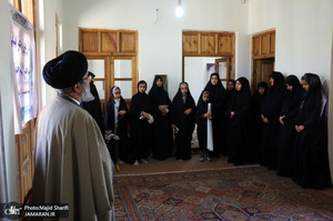 حال و هوای بیت تاریخی حضرت امام در خمین در ایام دهه فجر