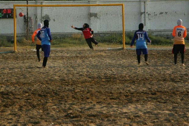 فوتبال ساحلی بانوان  نماینده گلستان نتیجه را واگذار کرد