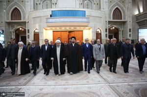 تجدید میثاق رئیس و جمعی از اعضای مجمع تشخیص مصلحت نظام با آرمان‌های امام خمینی (س)-2