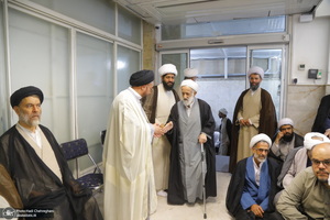 عمامه گذاری طلاب در روز میلاد پیامبر اکرم (ص) و امام صادق (ع) توسط مراجع تقلید