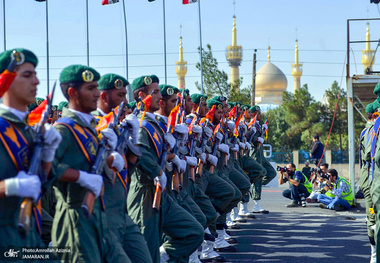 مراسم رژه نیروهای مسلح در جوار حرم مطهر امام خمینی(س)