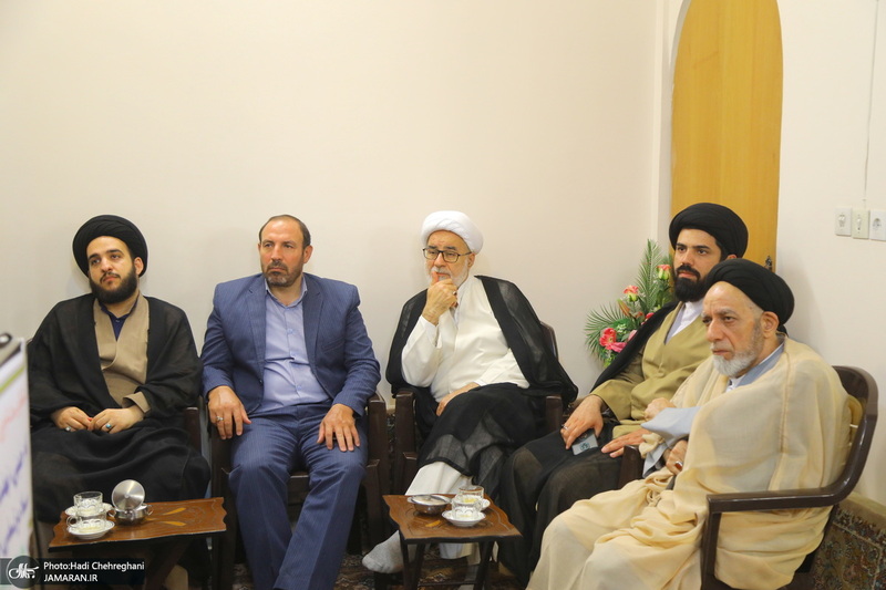 نشست علمی با موضوع  امام خمینی(ره) نهضت و نظام اسلامی
