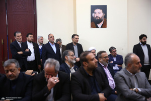 دیدار ئیس بنیاد شهید و جمعی از معانین با سید حسن خمینی
