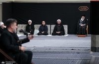 اولین شب مراسم عزاداری ایام شهادت حضرت زهرا(س) با حضور رهبر انقلاب (8)