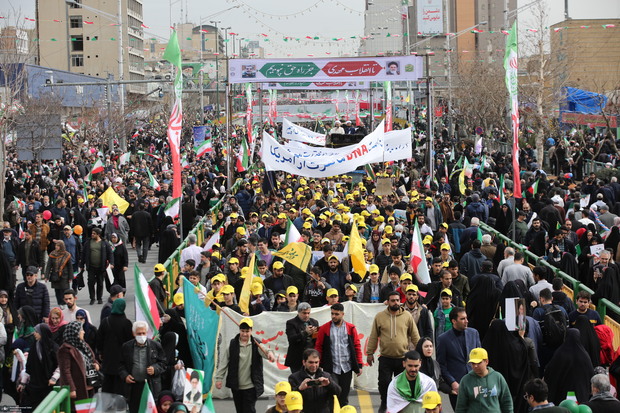 قطعنامه راهپیمایی 22 بهمن 1404: در شرایط حساس کنونی از هر گونه مذاکره در چارچوب اصول بنیادین «عزت، حکمت، مصلحت»، پشتیبانی می‌نماییم/ رهبر ایران جان ملت ایران است؛ هر گونه تعرض به ایشان را هرگز برنمی‌تابیم