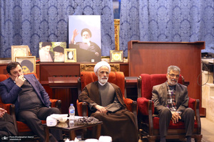 حضور شخصيت هاي سياسي در منزل مرحوم آیت الله بجنوردی 1