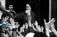 دیدار مردم با امام در مدرسه علوی (2)