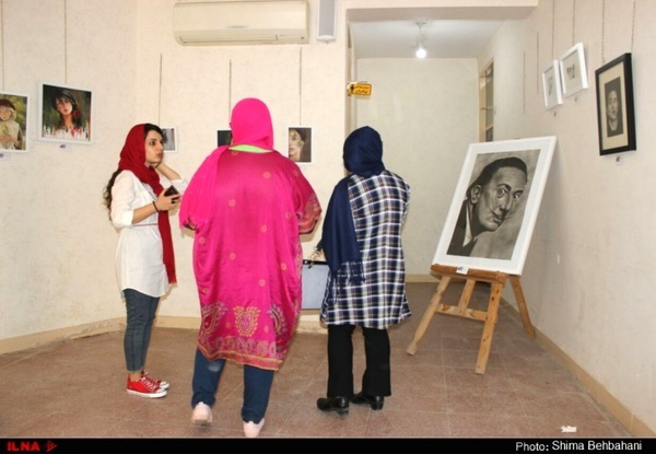 گزارش تصویری نمایشگاه نقاشی «نگارین» در خرمشهر