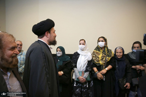 دیدار جمعی از نمایندگان پیروان ادیان الهی با سید حسن خمینی