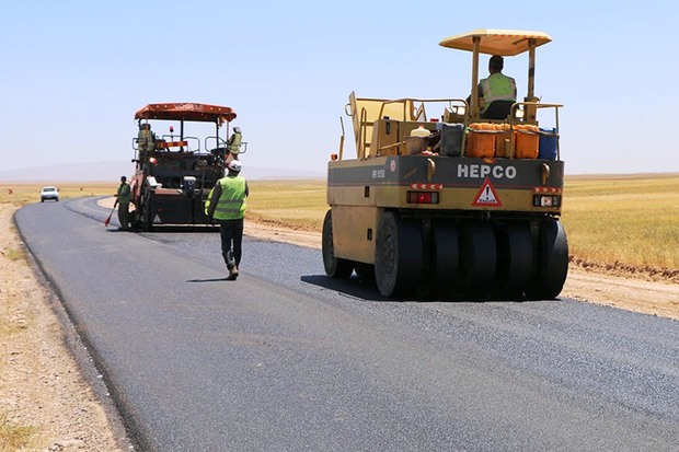 شیب 322 کیلومتر از جاده های استان مرکزی اصلاح شد
