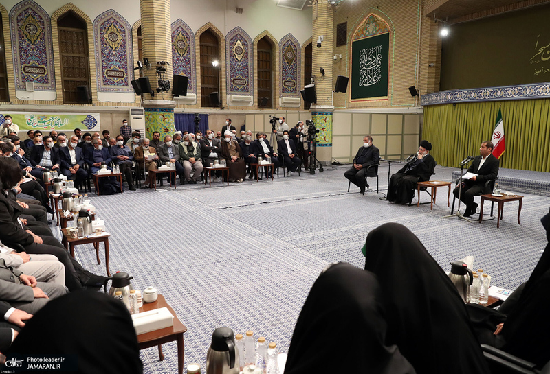 دیدار شاعران و اساتید ادبیات فارسی با رهبر معظم انقلاب