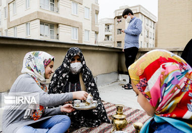 برخی از شهروندان قزوینی‌ مراسم ۱۳ را بر بام منازل خود به در کردند