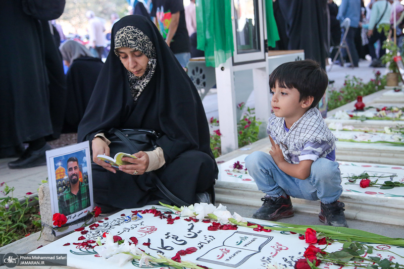 مراسم مهمانی لاله ها در بهشت زهرا (س) تهران