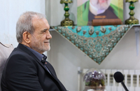 پزشکیان با خانواده شهدای خدمت دیدار کرد (2)