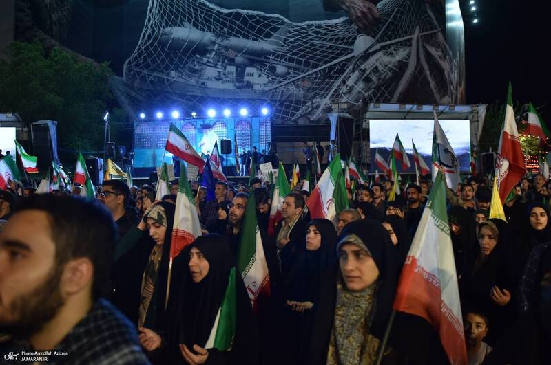 پنجاه و هشتمین اجتماع پر شور مردم در میدان انقلاب