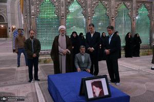 تجدید میثاق اساتید و دانشجویان پژوهشکده امام خمینی و انقلاب اسلامی با آرمان های بنیانگذار جمهوری اسلامی ایران