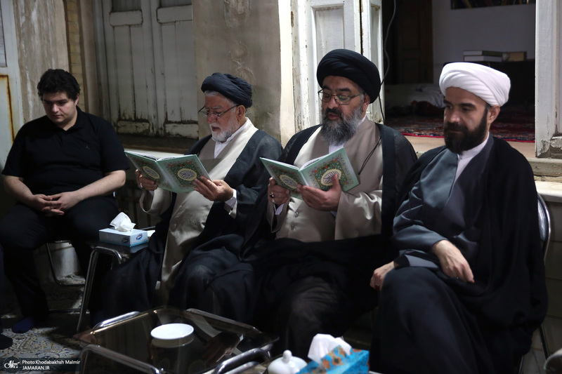 حضور شخصیت های حوزوی در منزل سید حسین خمینی