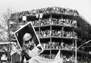 Imam Khomeini stressed departure of the Shah will not create power vacuum
