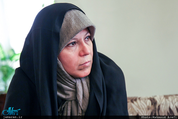 جزئیات دادگاه رسیدگی به پرونده فائزه هاشمی پس از ادعایش در مورد درگذشت آیت‌الله هاشمی/ صدور قرار عدم خروج از تهران