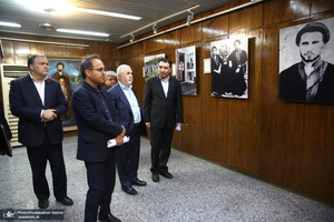 بازدید علی دارابی، معاون میراث فرهنگی از بیت امام خمینی (س) از جماران