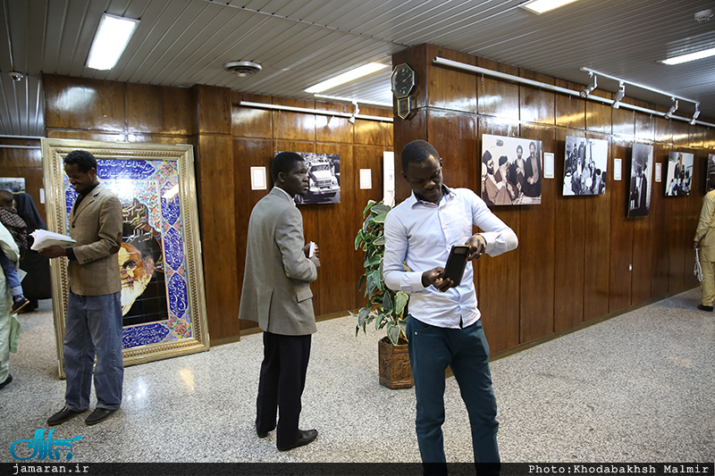 بازدید جمعی از شیعیان کشور نیجریه از بیت امام خمینی (س) در جماران