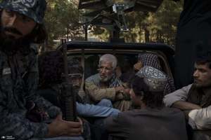 بازگشت گشت‌های طالبان به خیابان‌های کابل به روایت یک عکاس خبری