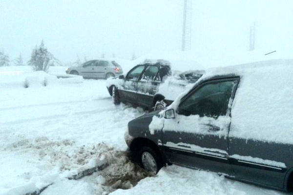 امدادرسانی به گرفتاران در برف در سمنان