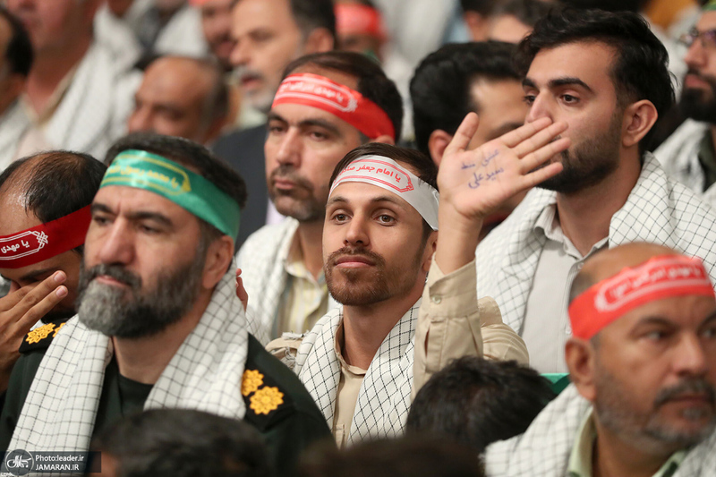 دیدار پیشکسوتان و فعالان دفاع مقدس و مقاومت با رهبر انقلاب