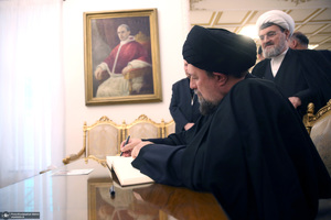 حضور سید حسن خمینی در سفارت واتیکان