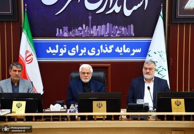 عارف در بازدید از استانداری تهران: آمریکا و رژیم  صهیونیستی در کمتر از ۲۴ ساعت از حمله موشکی ایران به پایگاه آمریکایی در منطقه شکست را پذیرفتند