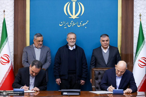 امضای قراردادهای سرمایه‌گذاری شرکت ملی نفت ایران به ارزش بیش از 2 میلیارد دلار با  حضور پزشکیان