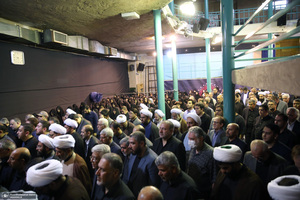 مراسم تشییع مرحوم آیت الله آقای حاج شیخ حسین هاشمیان در حسینیه جماران -2