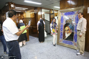 بازدید جمعی از گردشگران خارجی از بیت امام خمینی در جماران‎‎