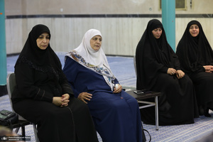 دیدار جمعی از خواهران نخبه عراقی با دکتر فاطمه طباطبایی در جماران