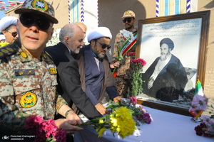 مراسم آغاز دهه فجر در بیت حضرت امام خمینی (س) در قم